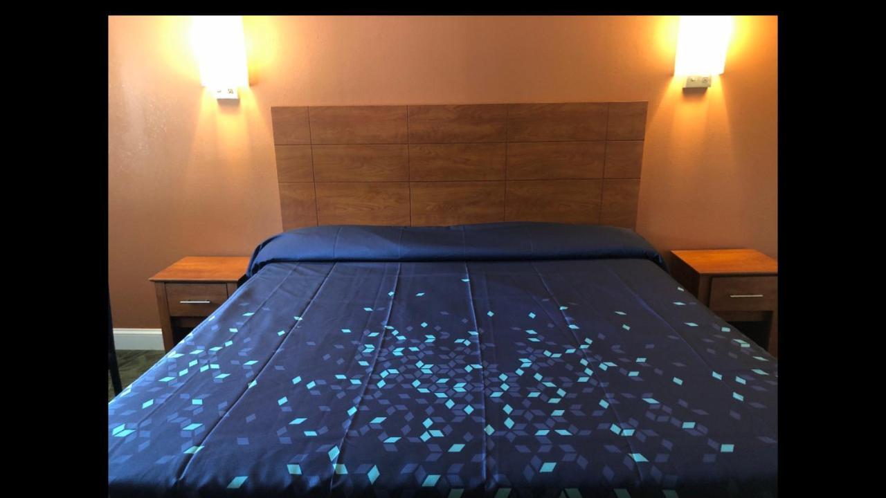 Johnston Skyview Motor Inn المظهر الخارجي الصورة